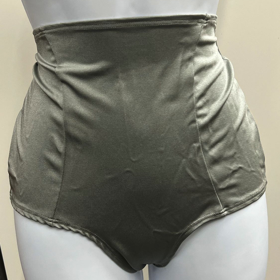 G217D-PL - High Waist Bootie Short - Platinum